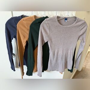 Old Navy brushed ribbed long sleeve tshirt
Xsmall 4 pack!!